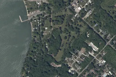 Saunders Cottages and Golf Course
