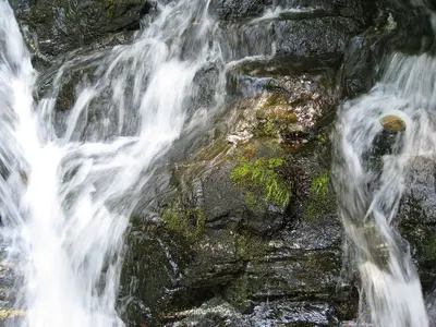 Waterfall feeding Thunder Creek - Flickr - brewbooks