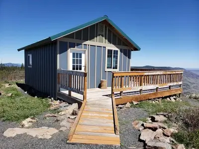 Fremont Point Cabin