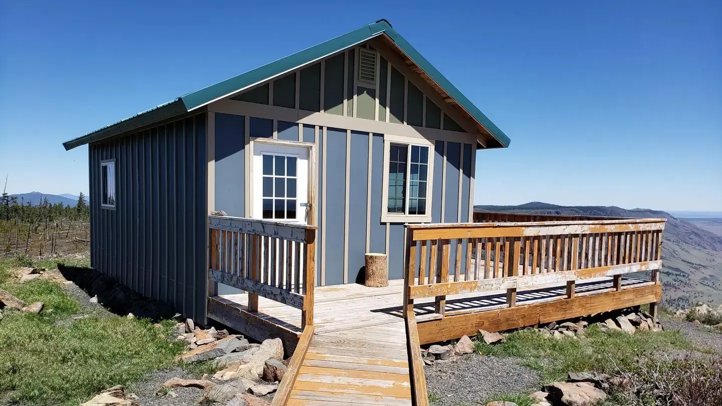 Fremont Point Cabin Exterior 2