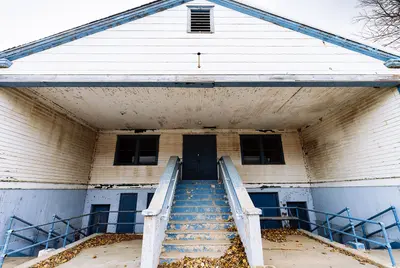Currie, Minnesota Abandoned Building (27099869939)
