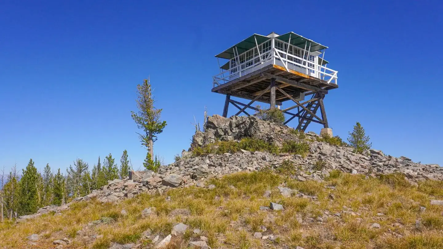 Lookout from below
