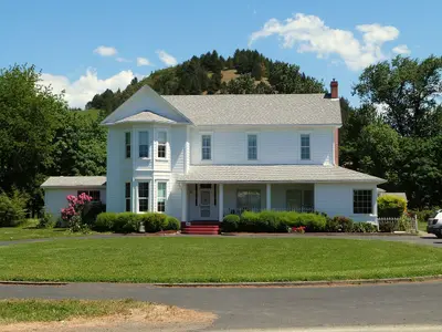 Winston House - Winston Oregon