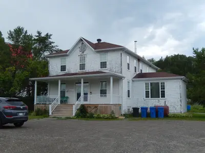 Ancien presbytère de Saint-Laurent 02