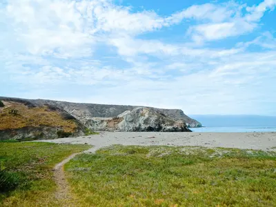 Cliffs in the Distance - panoramio