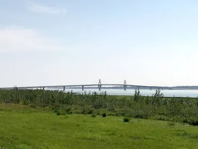 Deh Cho Bridge over Mackenzie River near Fort Providence (28794306497)