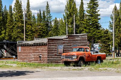 West Yellowstone (MT, USA), Targhee Pass Highway, Haus -- 2022 -- 2396