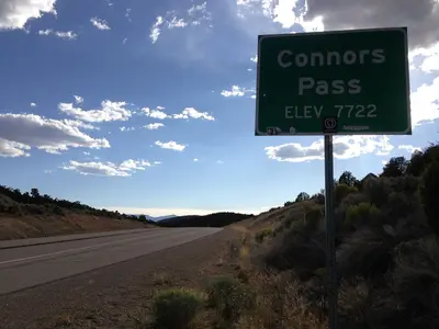 2014-08-09 17 44 27 View west along U.S. Routes 6 and 50 and north along U.S. Route 93 about 59.1 miles east of the Nye County line at Connors Pass, Nevada