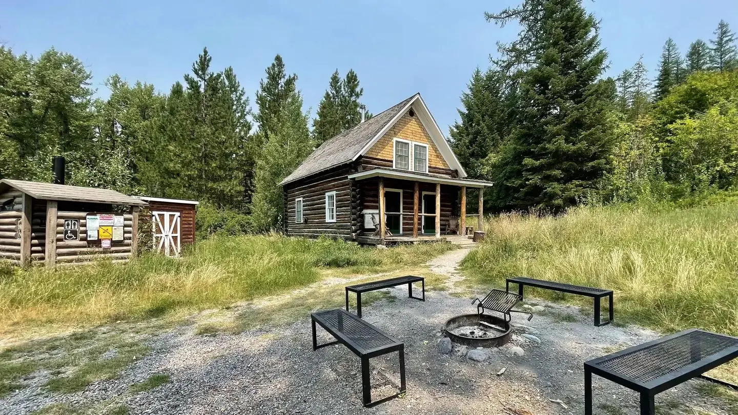 SWAN GUARD STATION Exterior
