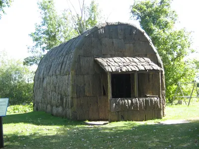 Maison longue-île Grosbois