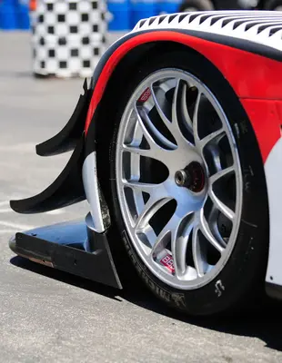 Flap and left front tire of the Muscle Milk Team Porsche RS Spyder