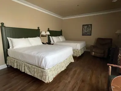 Hotel room at Harris Ranch Inn - October 2022 - Sarah Stierch 08