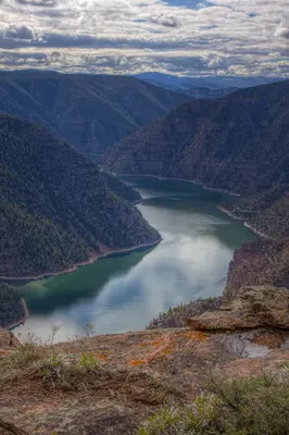 Flaming Gorge (18219791703)