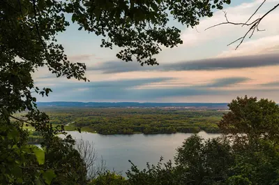 Mississippi River from Great River Bluffs State Park, Minnesota (37021472150)
