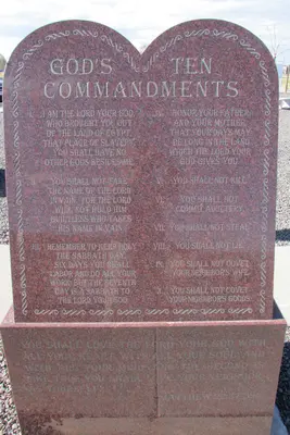 Ten Commandments 2016-10-15 2823