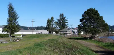 Levee walk near the Coho Dock - panoramio