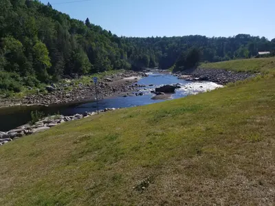 Les Escoumins-Rivière à Saumon- Fosse 2 en amont du pont de la 138-2018-07-21