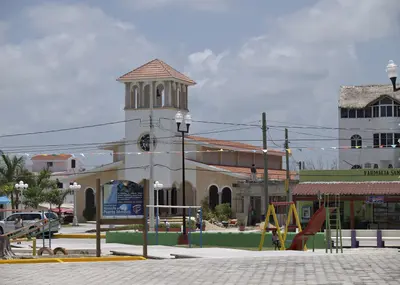Puerto-Morelos-plaza