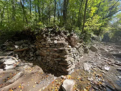 Bridge abutment on Big Creek Trail.jpg (70700b8f-25f7-4dd6-82ee-758e92f5a753)