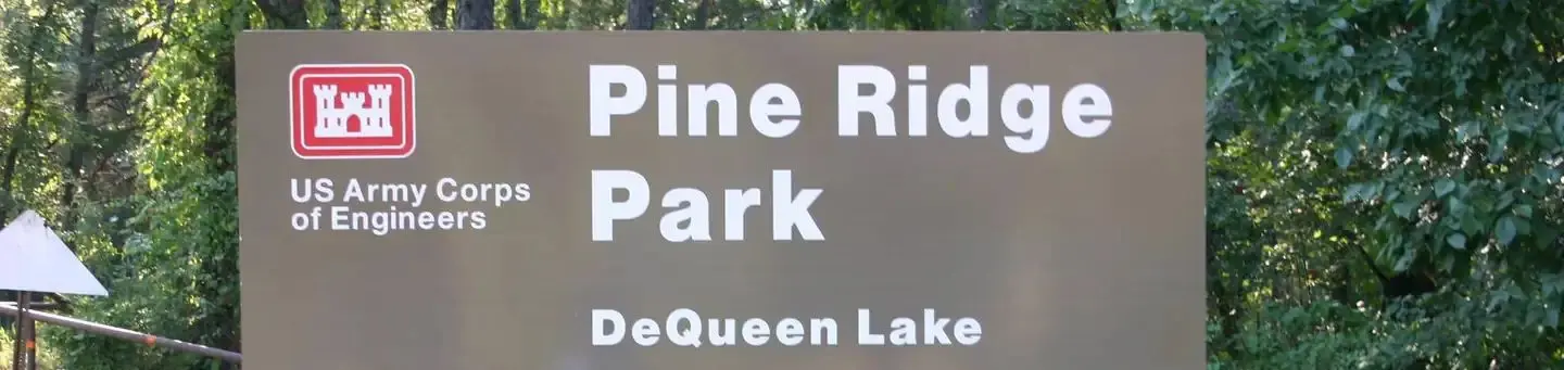 De Queen Lake Pine Ridge Park