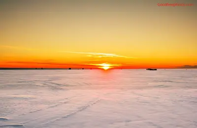 Sunset Over The Frozen Lake (140612289)