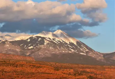 Mount Tukuhnikivatz sunset
