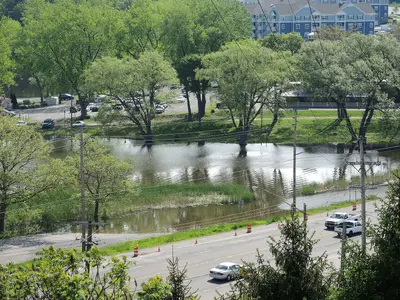 FloodedParkingAreaIrondequoitBay