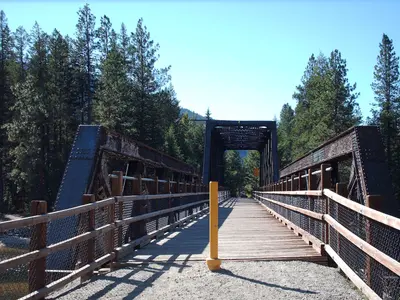 Old KVR Train Bridge - panoramio