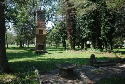 Natural Chimneys - House Chimney 1