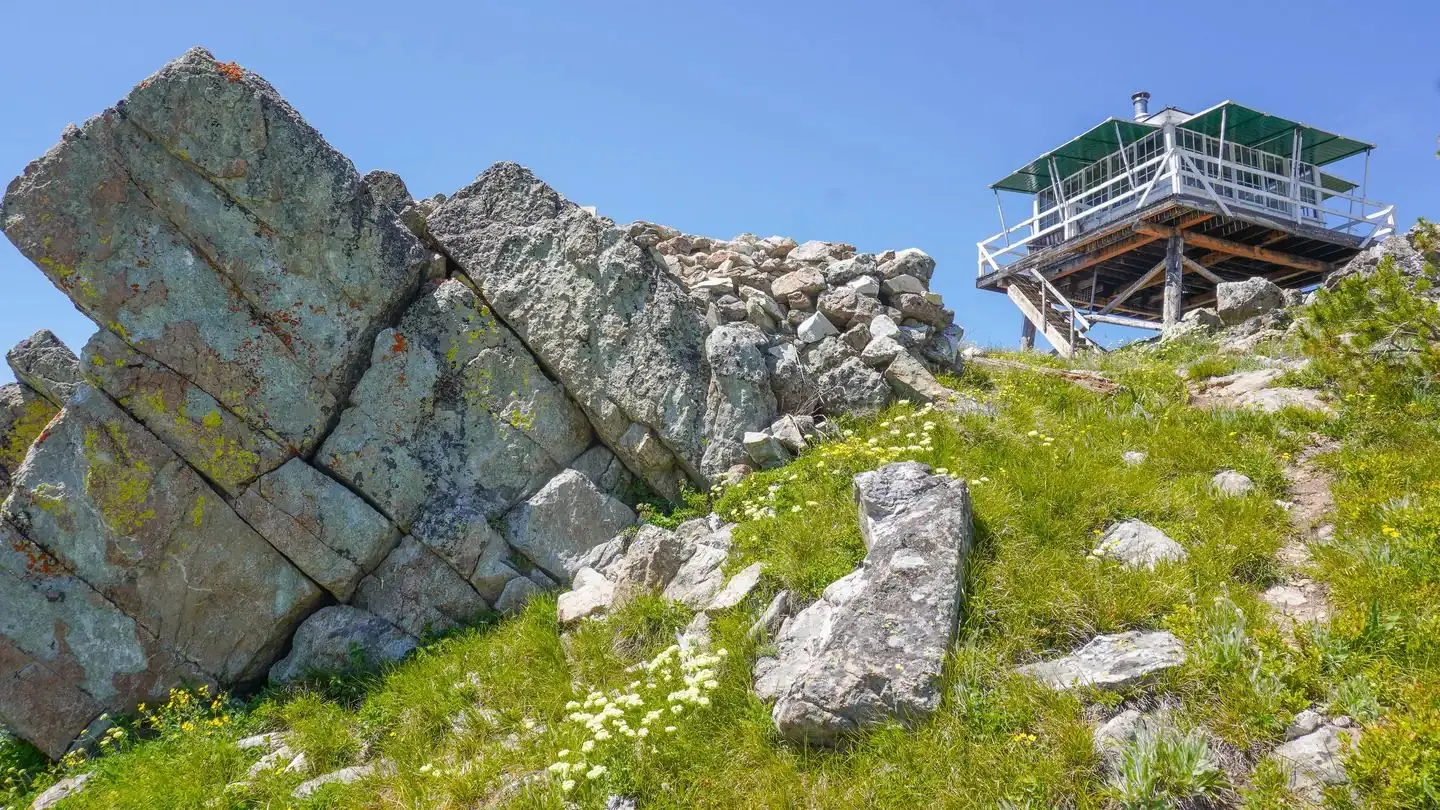 A look at the cab of the lookout from just below the top.