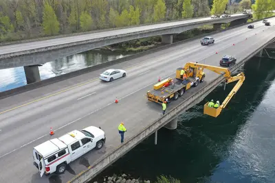 Snooper truck on I-5 at the Santiam River (51270971799)