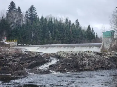 Barrage déversoir du Lac-Ha! Ha!