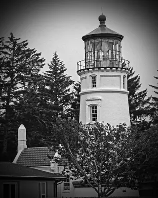 Umpqua lighthouse bw