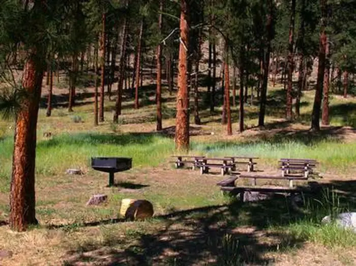 HOT SPRINGS-group site