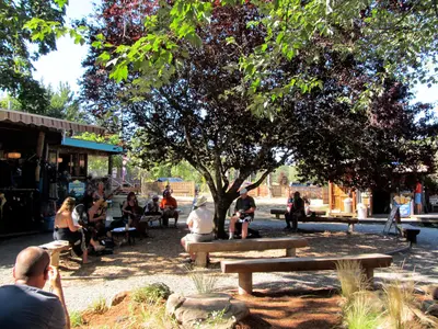 Ringside Market (11446058775)