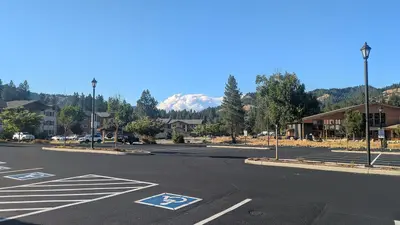 Little Giant fire smoke plume visible in Leavenworth