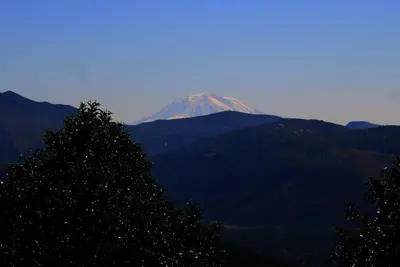 Mt Adams 8983 lit