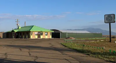 Bud Hut