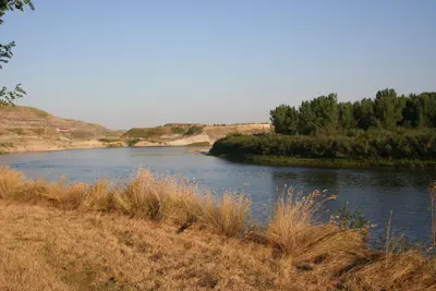Red deer river drumheller looking south. (8562763964)