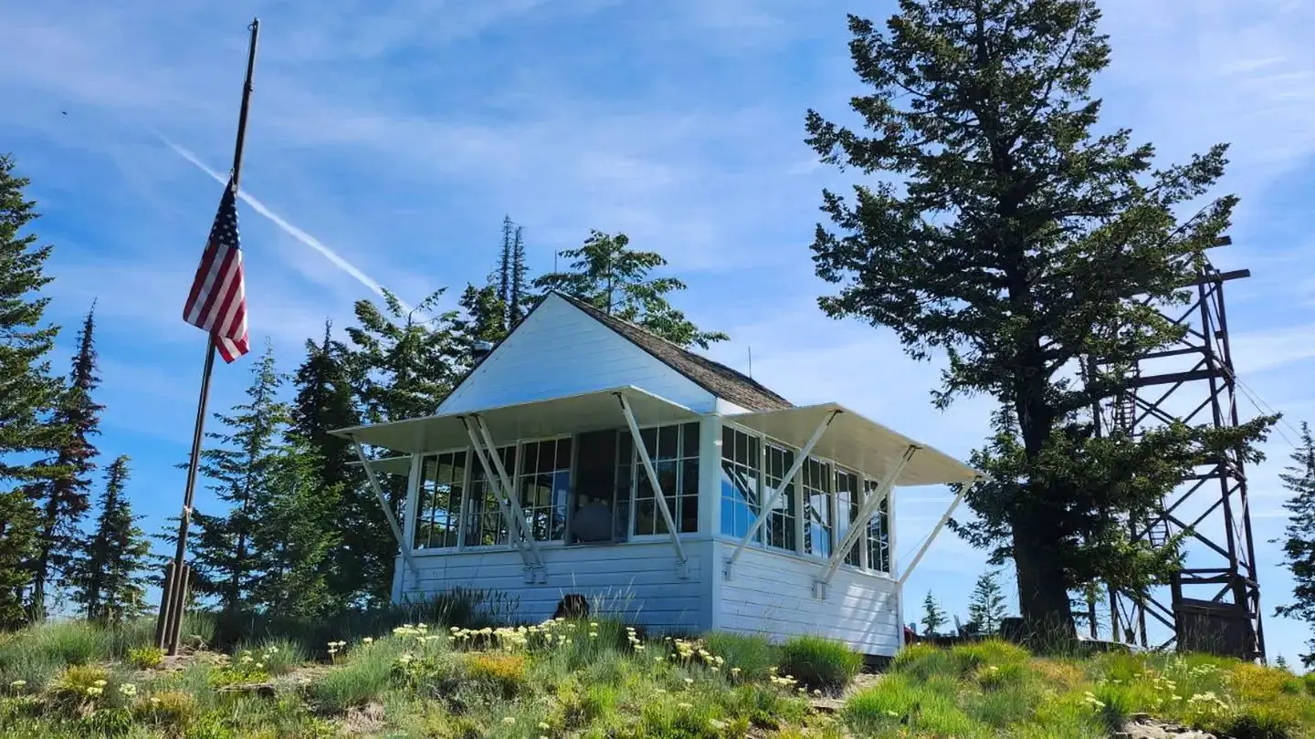 Spyglass Ground House