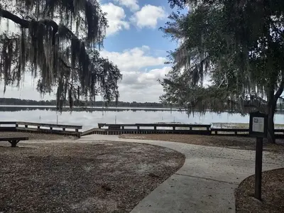 Walk to waterfront