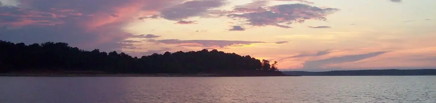 A beautiful sunset along the southern shore of Sardis Lake.