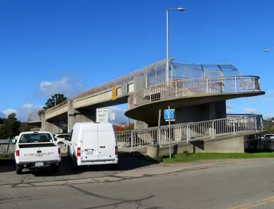Lucky Drive footbridge, December 2019