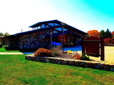Wisconsin Welcome Center - panoramio