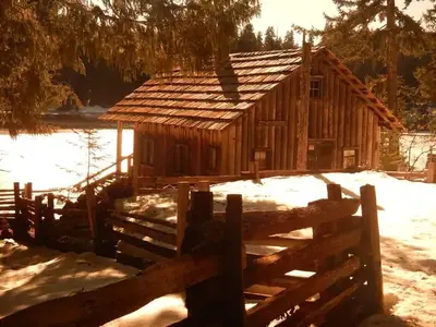 Hall House Cabin