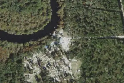 Ellie Ray's RV Resort & Lounge