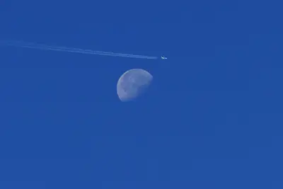 2014.10.13.095956 Airplane Moon Grass Lake Weed California