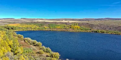 Fall colors at Fish Lake, Steens Mountain (48838552332)