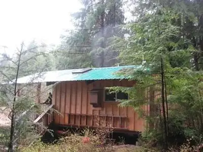 Spurt cove cabin1