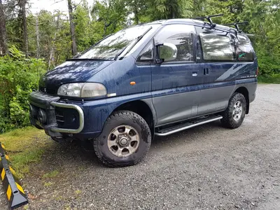 Mitsubishi Space Gear - Flickr - dave 7
